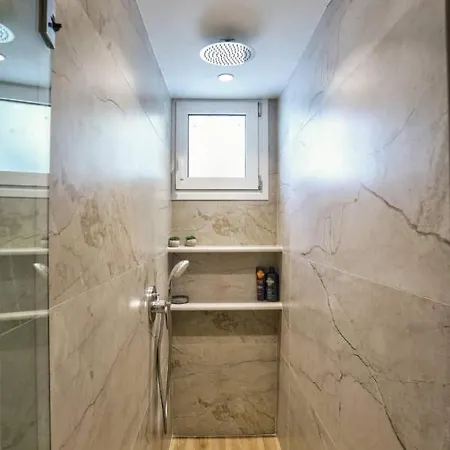Elea House Apartment *